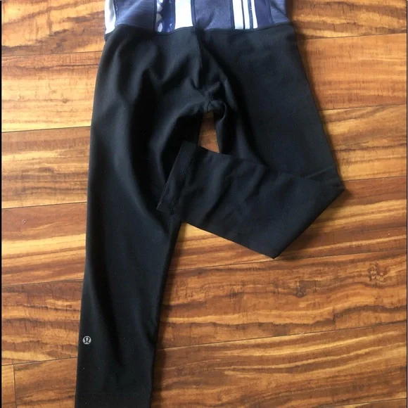 Lululemon Cropped Leggings - Picture 9 of 9